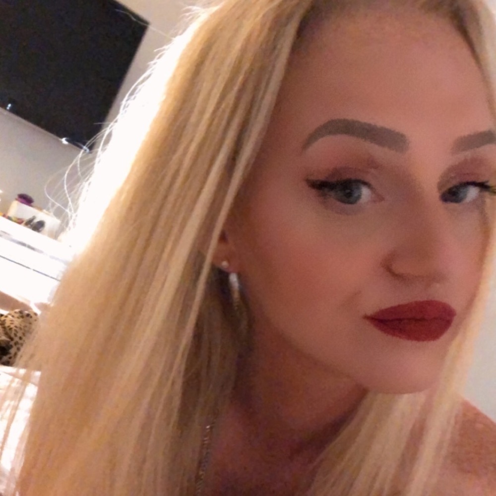 Meet your Posher, Stina